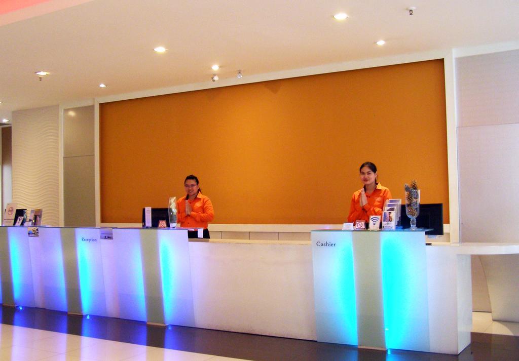 Iyarin @ Tuk Chang Hotel Bangkok Exterior foto
